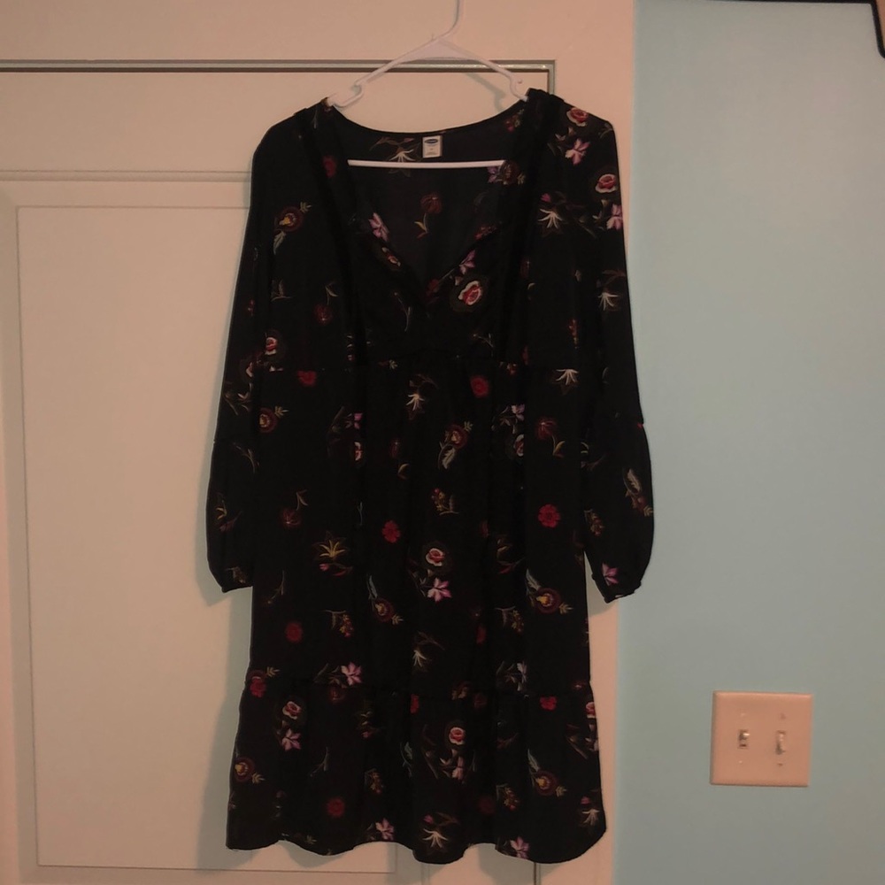 Old Navy Medium dress. Black with jewel tones. Peasant sleeves. Floral. Like new